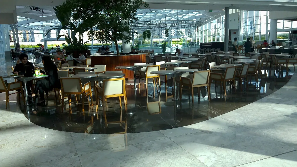 Pátio Batel: praça de alimentação do shopping
