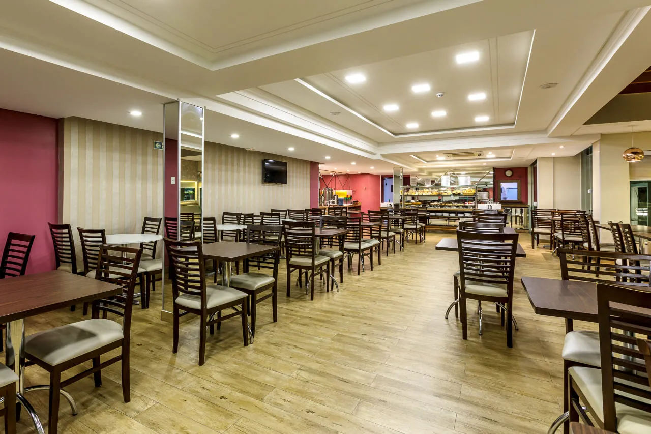 Hotel Del Rey: salão de café da manhã