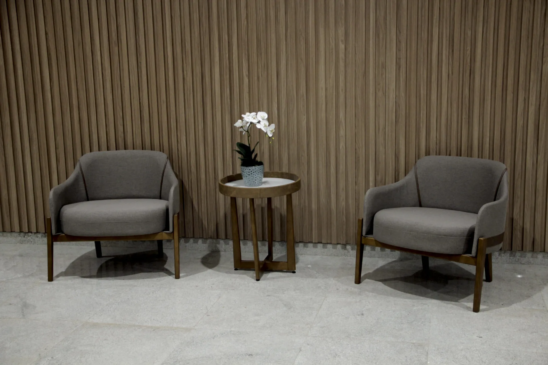 Hotel Safa: estar do lobby com mesa lateral